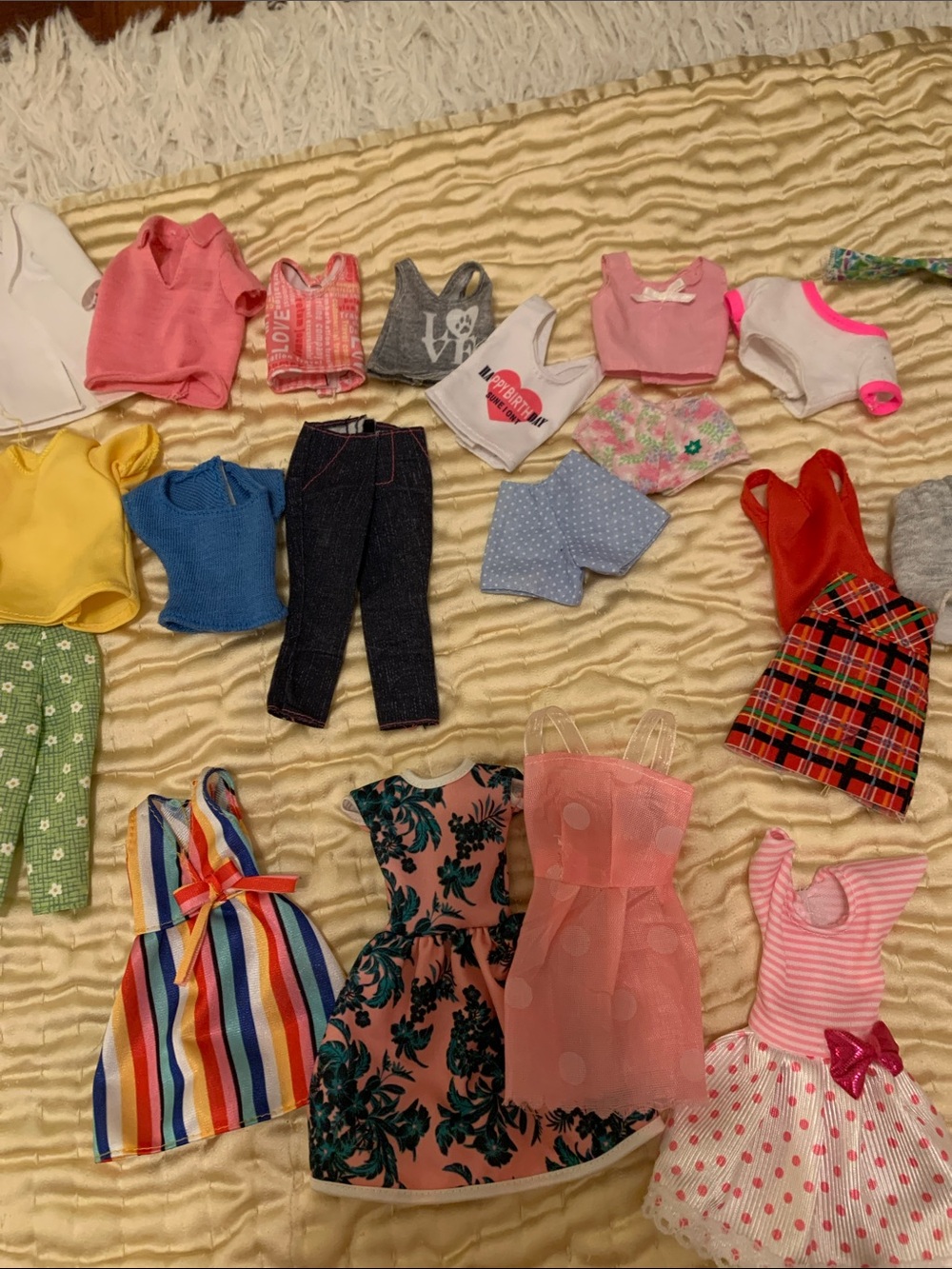 Source Unknown Multicolor Kids Doll Clothing Lot - Pink, Blue, Yellow & Green - Picture 3 of 4